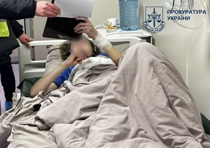 У Києві 14-річному підлітку, який напав на вчительку та однокласника у школі, обрали запобіжний захід