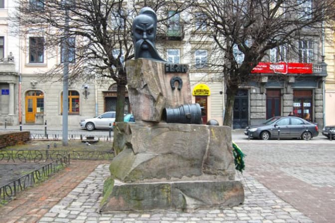 Ще одну площу у центрі Львова віддадуть пішоходам