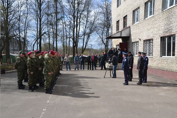 Як львівських правоохоронців проводжали на Схід. Фото