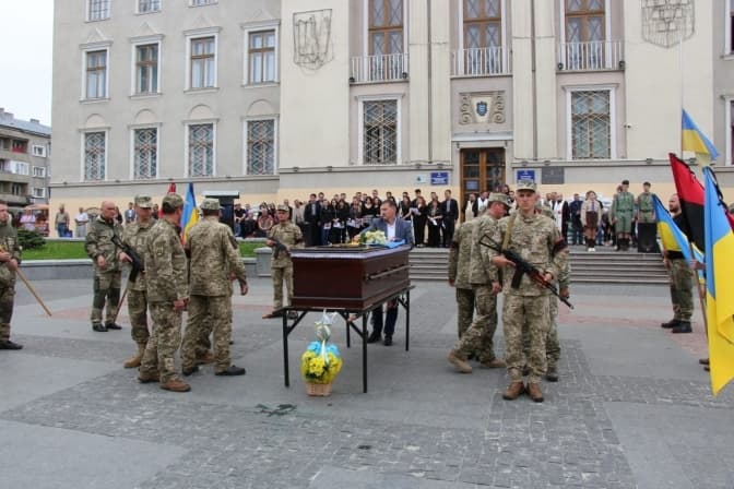 На Львівщині попрощалися із 36-річним захисником Андрієм Скрипником. Фото