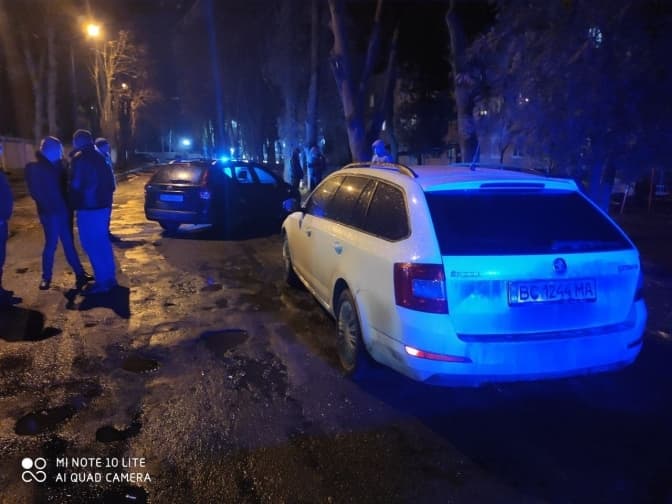 У Львові на вулиці Угорській п'яний поліцейський скоїв ДТП і хотів втекти