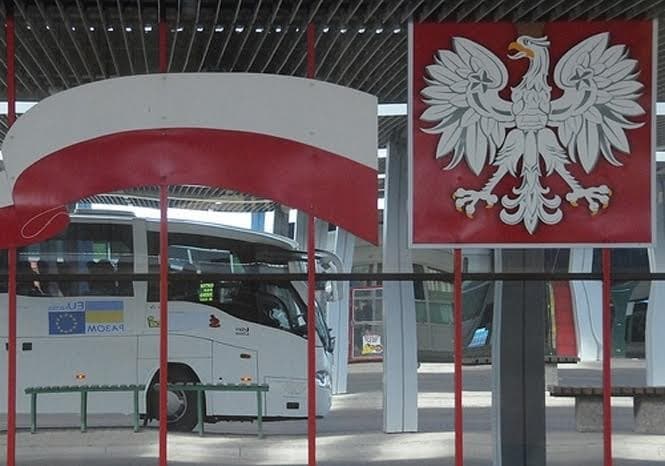 Подорож Польщею: місцевий перевізник продає квитки за 1 злотий