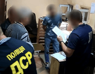 На хабарі викрили службовця львівського управління Укртрансбезпеки