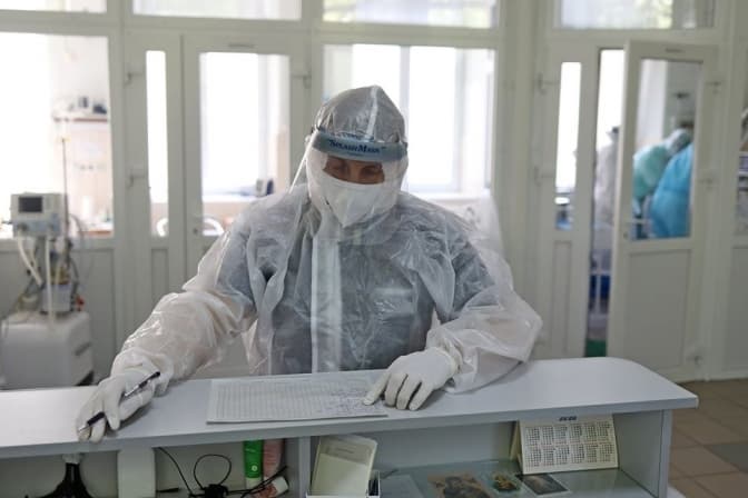 «Уже ніде класти». У лікарні Львівщини щодня госпіталізують більше 130 «ковідних» хворих