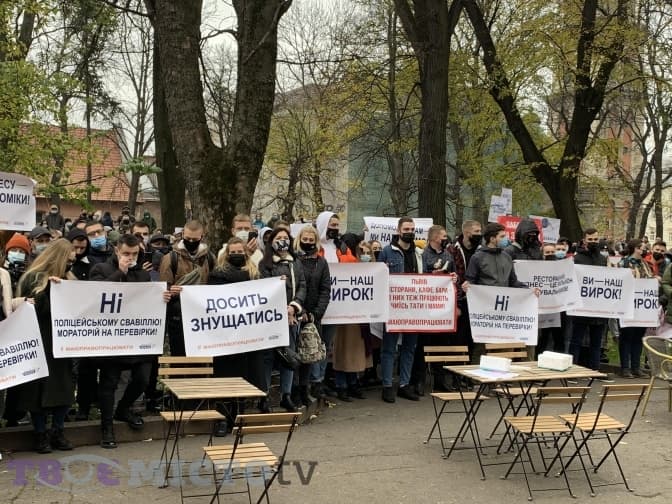 Прем'єр сказав, на яку підтримку може розраховувати бізнес через закриття на вихідні