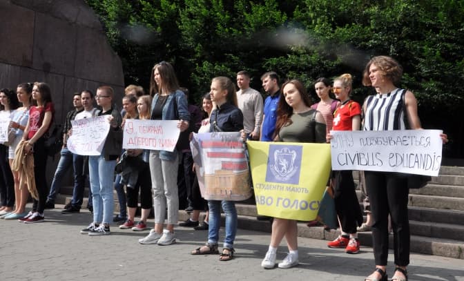 Звільнення Богдана Пастуха: Студенти вимагають повторного конкурсу, на факультеті кажуть, що все законно
