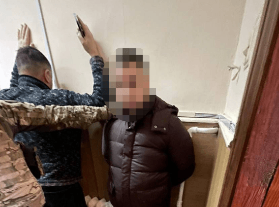 Співробітників київського благоустрою підозрюють в отриманні хабаря за дозвіл торгувати ялинками