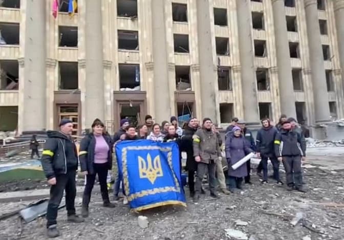 «Російська ракета, йди на ...!» Харків'яни записали відео окупантам після обстрілів. Відео