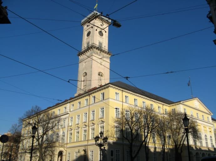 Завтра на львівській ратуші вивісять прапор з Майдану