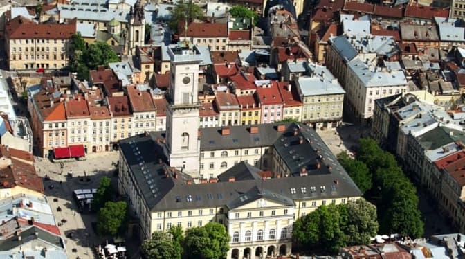 У Львові змінюють перепустки для в'їзду в центральну частину міста