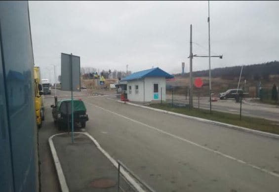 На Львівщині мітингувальники розблокували пункти пропуску на кордоні. Доповнено