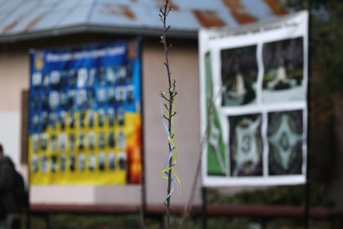 Біля Львова висадили алеї пам’яті Героїв України