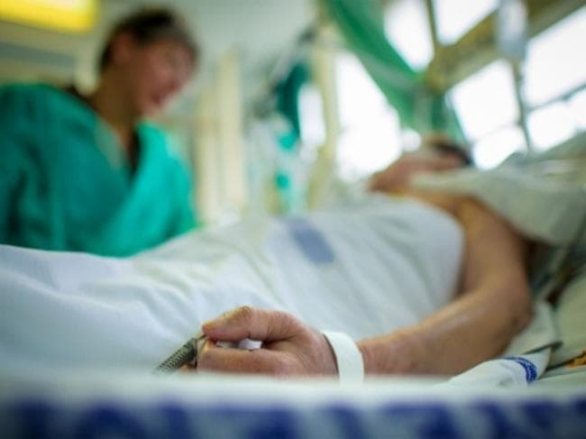 На межі життя і смерті. Що відбувається та хто платить за лікування у лікарні швидкої допомоги