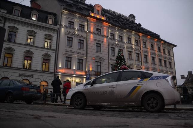 У двох торгових центрах Львова шукають вибухівку
