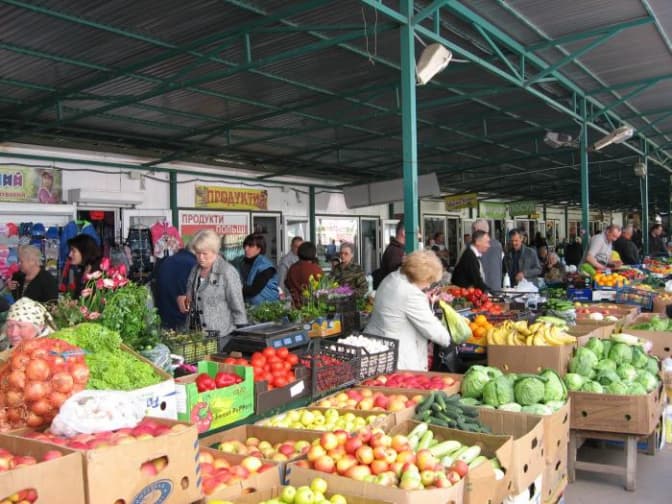 Від сьогодні продуктові ринки Львова припинять роботу до кінця карантину