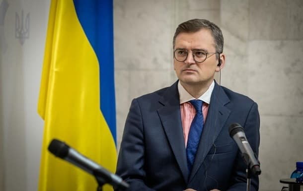 Наш прапор – синьо-жовтий, інших не підніматимемо, – Кулеба