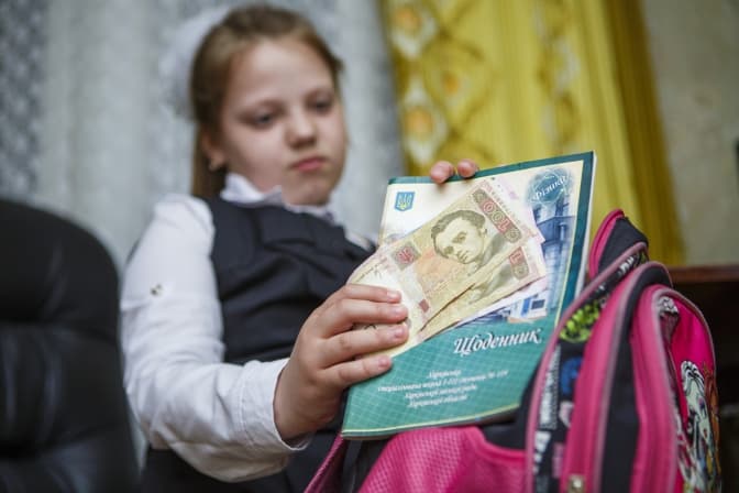 У Львові батьки підрахували, якою ціною можуть перемогти побори у школах