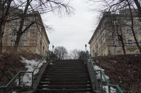У Львові почали ремонтувати сходи між гуртожитками Львівської політехніки