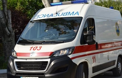Звільнили, бо відмовився йти в укриття під час тривоги. У Львові лікар відсудив 98 тисяч грн компенсації