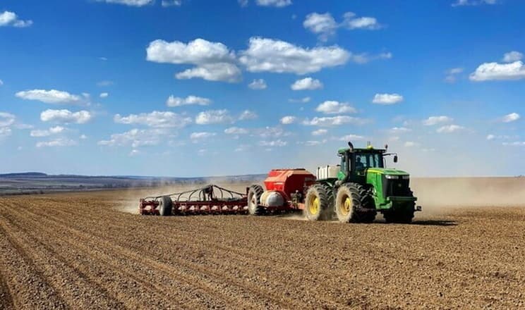 На Львівщині розпочали посівну кампанію