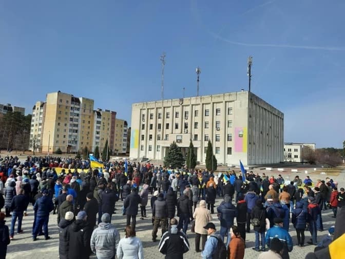 Окупанти вторглись у Славутич та відкрили там вогонь