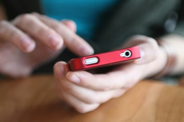 Українці видали додаток з порадами, як спілкуватися з міліцією