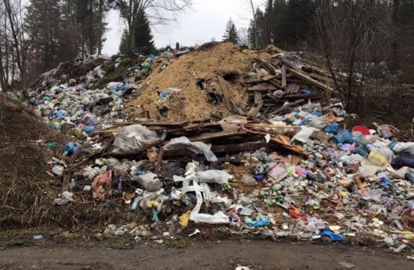 Українців закликають фотографувати стихійні сміттєзвалища