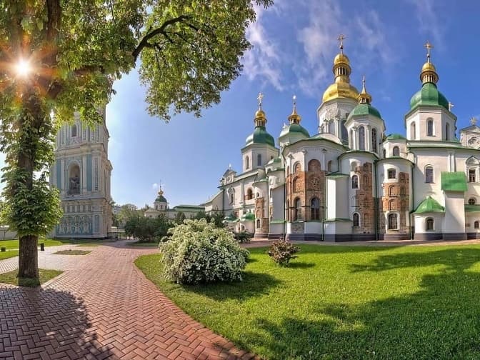 У Софії Київській презентують книги з тисячолітньої історії храму