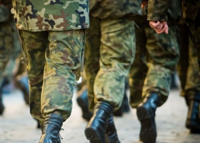 Військовий комісар з Львівщини пояснив, чому повістки вручають у громадських місцях