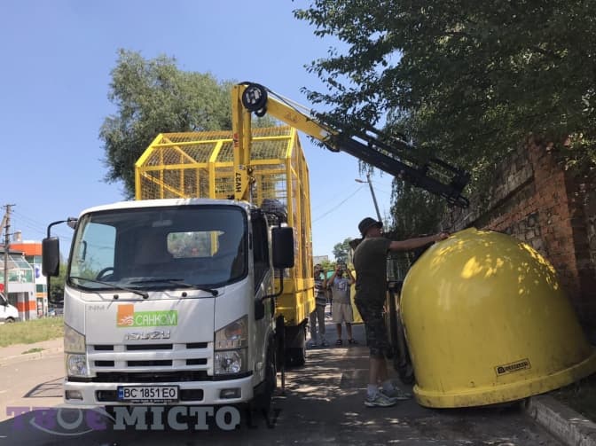 Львів’ян просять повідомляти про перевізників, що не сортують сміття