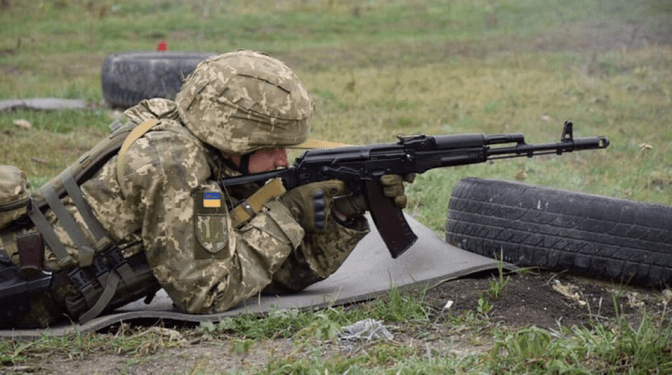На Львівщині лунатимуть постріли. Що відомо