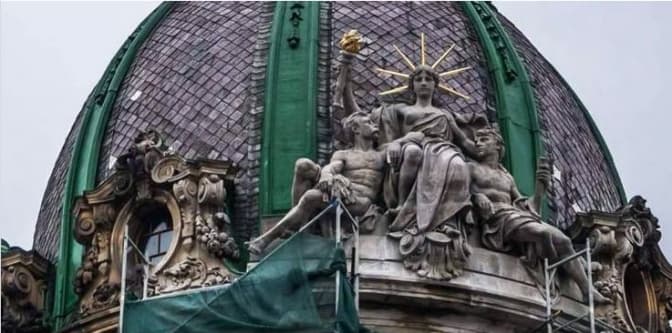 Львівську «статую Свободи» відреставрували та підсвітять