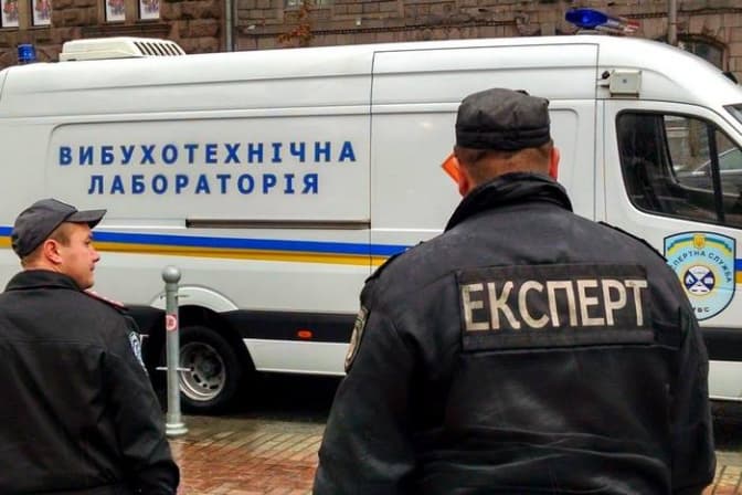 Львівська поліція затримала хулігана, який повідомив про замінування лікарні