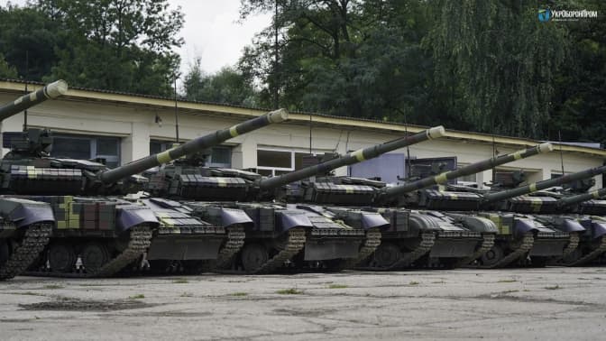 Танки, бойові машини і системи залпового вогню. Чехія передала Україні нову партію озброєння