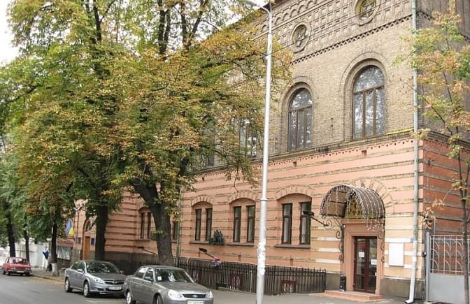 Мінкульт через суд запобіг рейдерському захопленню приміщення столичного університету