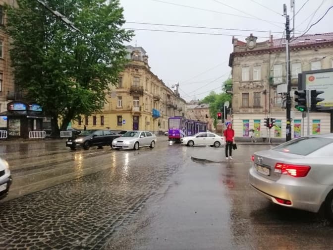 У Львові зупинились трамваї. Оновлено