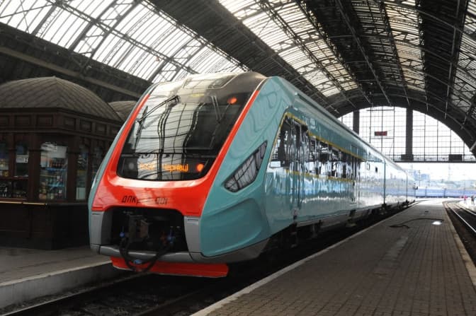 Укрзалізниця запустить «список очікування» при продажі онлайн-квитків