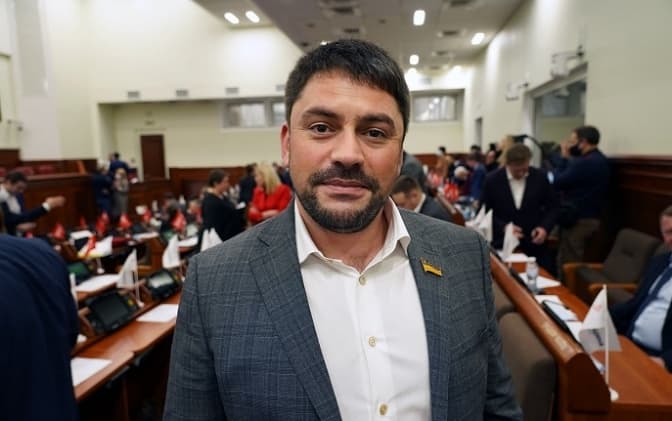Суд заочно заарештував депутата Київради Трубіцина і стягнув його заставу у бюджет