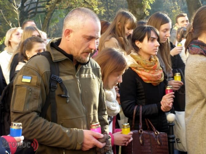 Фото дня: Львів попрощався з Героєм