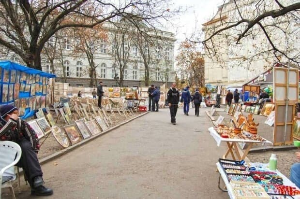 В Україні готують значне послаблення карантину і у Китаї знову спалах Covid-19. Головне за ніч і минулу добу
