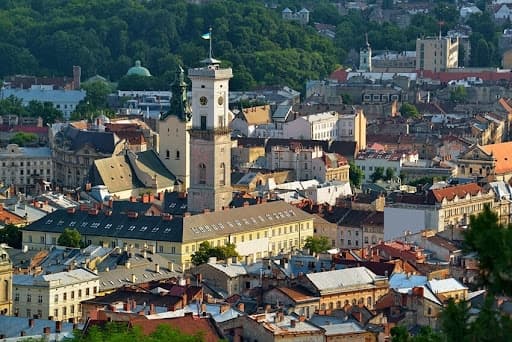 Погіршення Covid-ситуації та чому Львову потрібна сучасна система оповіщення. Головне за добу