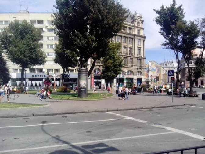 Скандальну статую Ісуса забрали з центру Львова