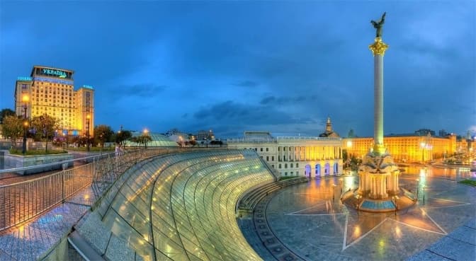 До 25 грудня в підземному переході на Майдані Незалежності частково обмежили рух пішоходів