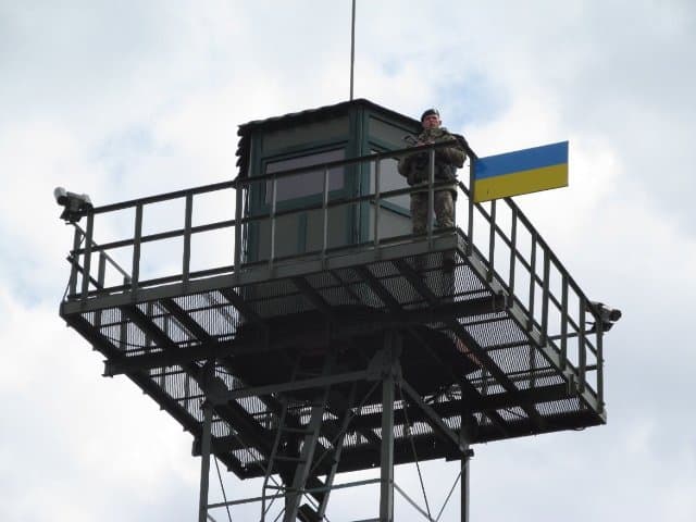 На кордоні побудували сторожову вежу, яка живиться енергією сонця
