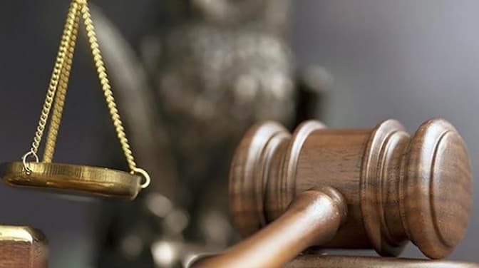 Держреєстратор зі Львова незаконно оформив асфальтний майданчик за майже 10 млн грн