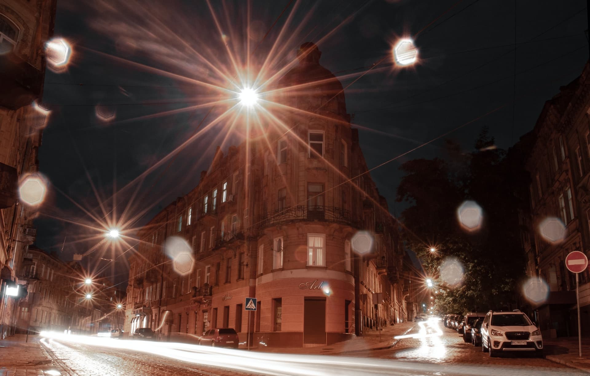 Viktor Talashuk for Unsplash