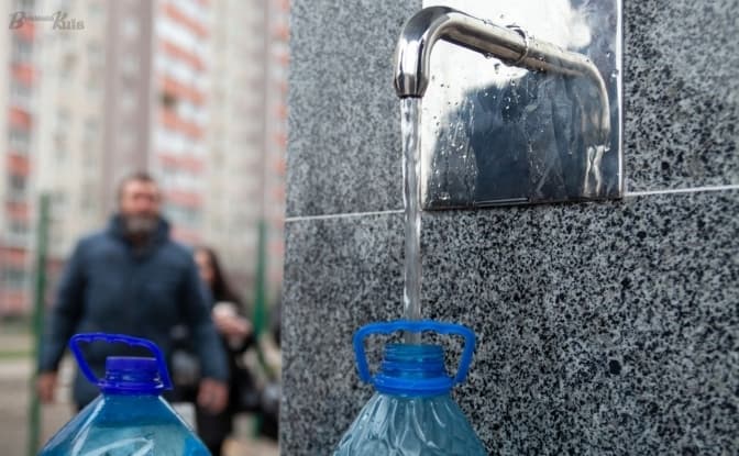 У знеструмлених районах Києва підключили до генераторів 80 бюветів