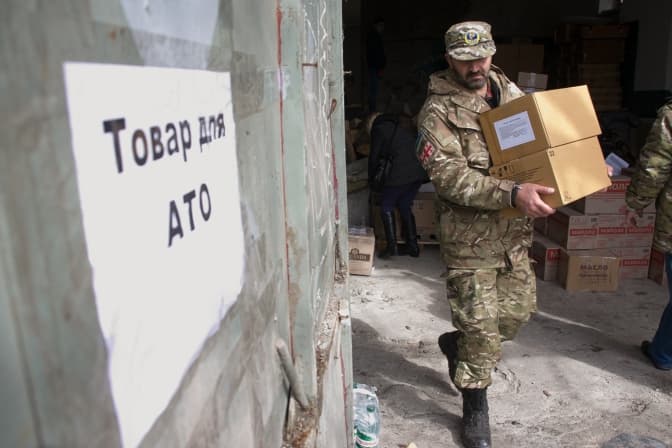 Зі Львова на Схід відправили 40 тон допомоги. Фоторепортаж