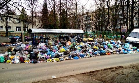 Львів обіцяють повністю очистити від сміття до кінця дня