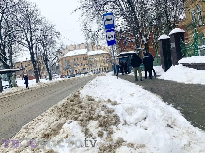 У Львові обмежили в'їзд вантажівок через складні погодні умови